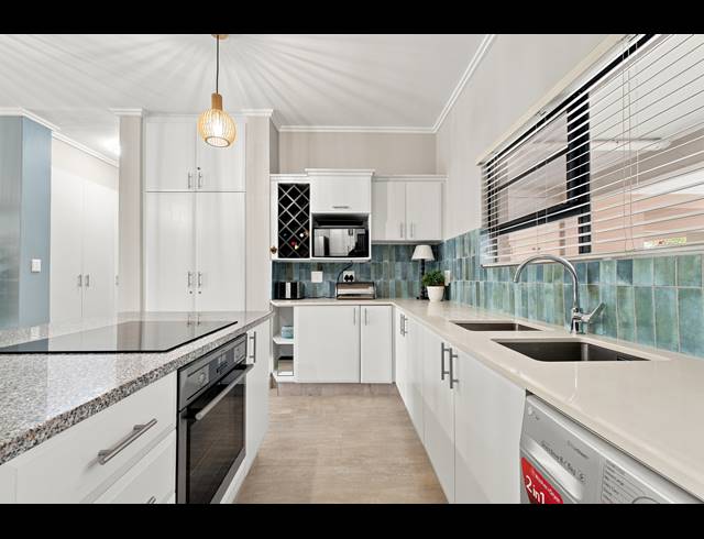 3 BEDROOM APARTMENT FOR SALE IN PALM LAKES ESTATE